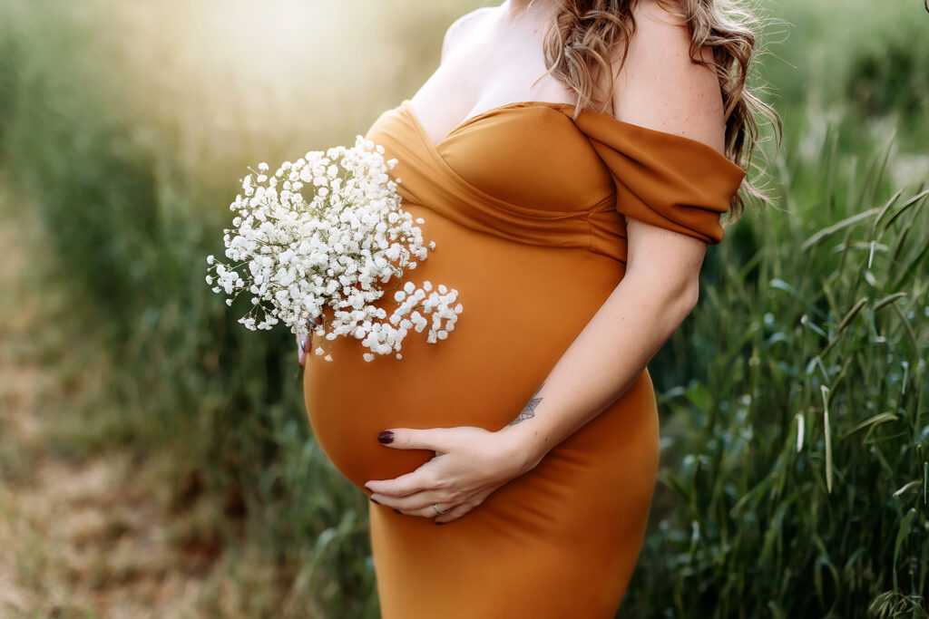 spring maternity photographer in denver